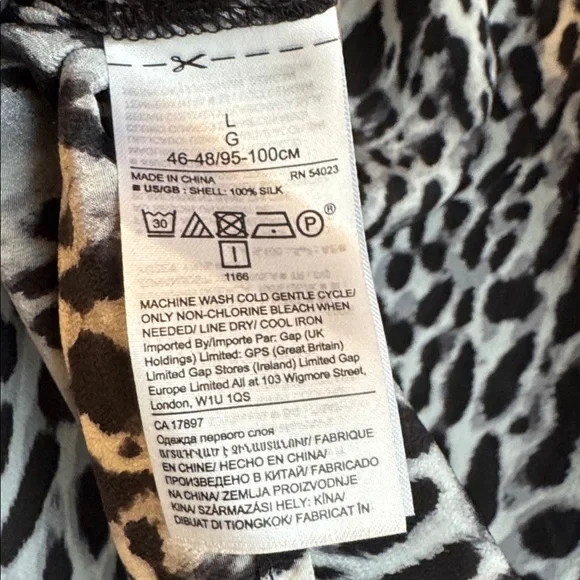 3 Blouses: Banana Republic and Loft - Picture 11 of 13